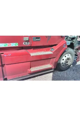 VOLVO VNL CAB SKIRT/SIDE FAIRING