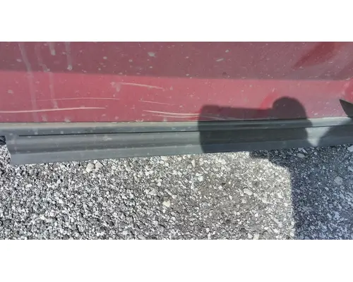 VOLVO VNL CAB SKIRTSIDE FAIRING