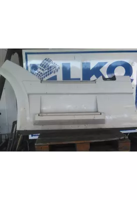 VOLVO VNL CAB SKIRT/SIDE FAIRING