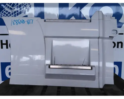 VOLVO VNL CAB SKIRTSIDE FAIRING