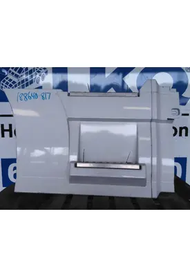 VOLVO VNL CAB SKIRT/SIDE FAIRING