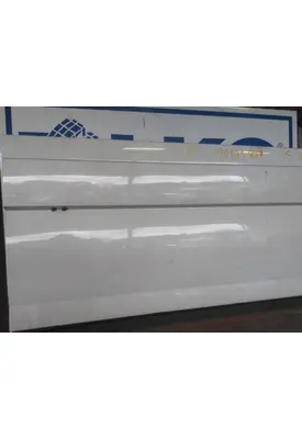 VOLVO VNL CAB SKIRT/SIDE FAIRING