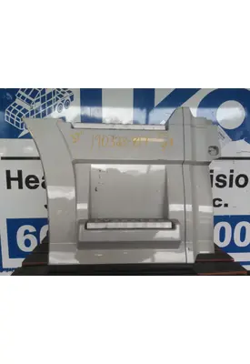 VOLVO VNL CAB SKIRT/SIDE FAIRING