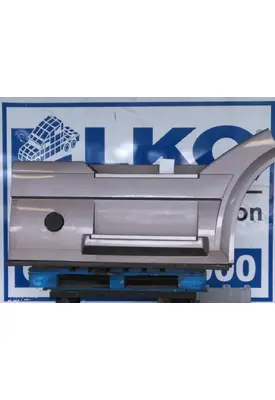 VOLVO VNL CAB SKIRT/SIDE FAIRING