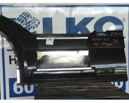 VOLVO VNL CAB SKIRTSIDE FAIRING