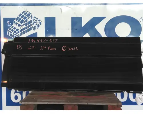 VOLVO VNL CAB SKIRTSIDE FAIRING