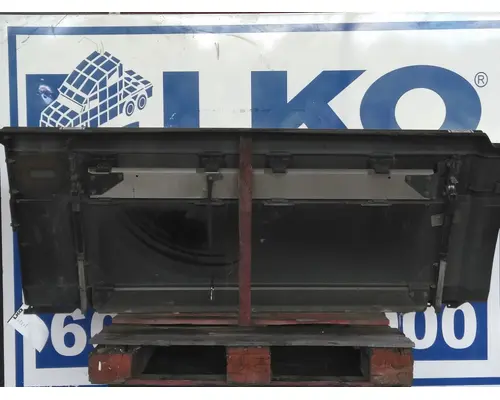 VOLVO VNL CAB SKIRTSIDE FAIRING