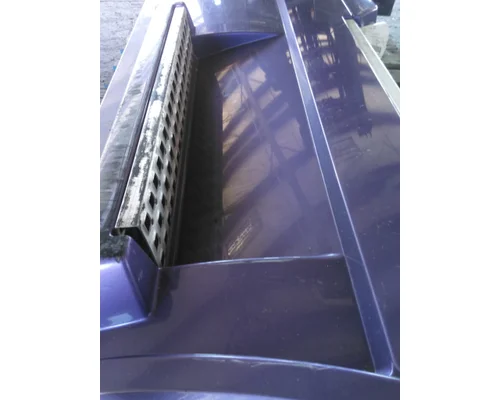 VOLVO VNL CAB SKIRTSIDE FAIRING
