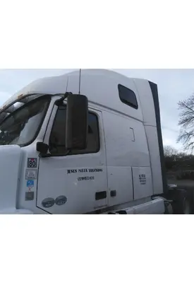 VOLVO VNL CAB