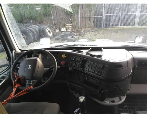 VOLVO VNL CAB