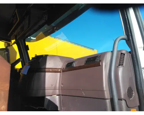 VOLVO VNL CAB