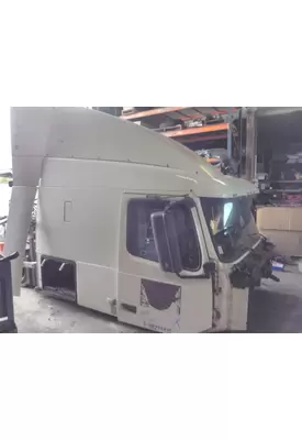 VOLVO VNL CAB