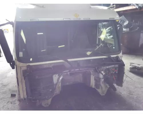 VOLVO VNL CAB