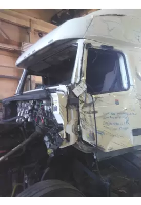 VOLVO VNL CAB