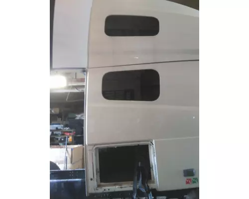 VOLVO VNL CAB