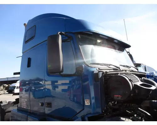 VOLVO VNL CAB