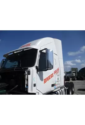 VOLVO VNL CAB