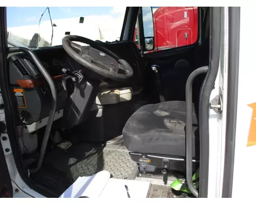 VOLVO VNL CAB