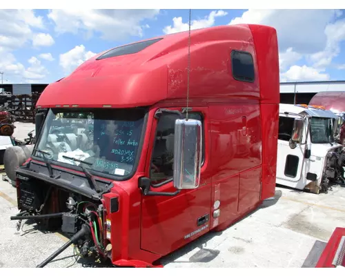 VOLVO VNL CAB