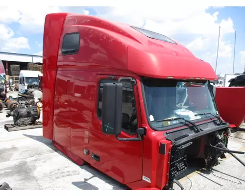 VOLVO VNL CAB