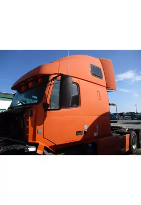 VOLVO VNL CAB