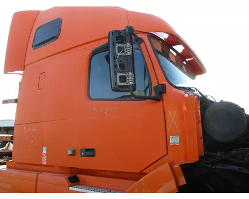 VOLVO VNL CAB