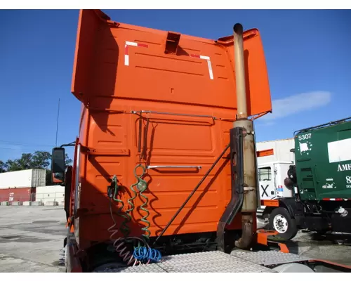 VOLVO VNL CAB