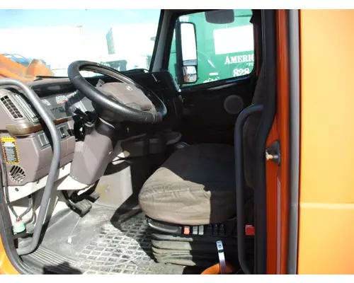 VOLVO VNL CAB