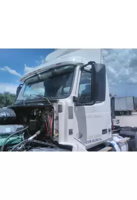 VOLVO VNL CAB
