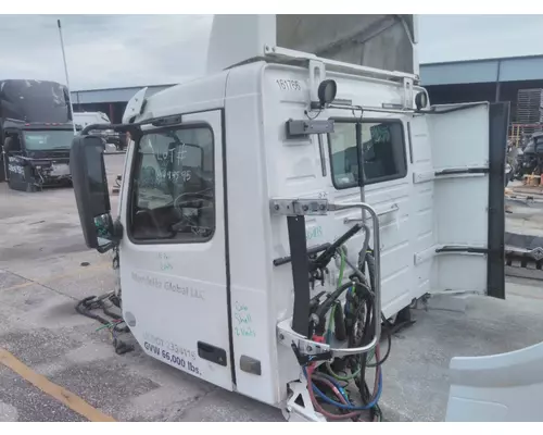 VOLVO VNL CAB