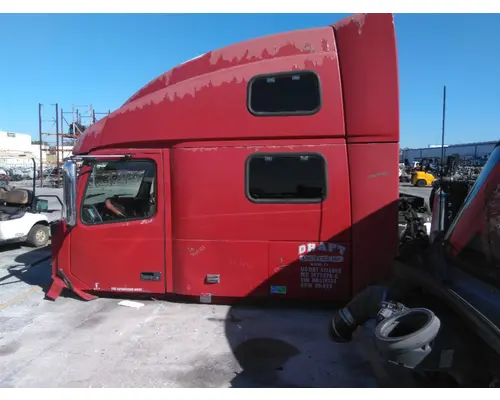 VOLVO VNL CAB
