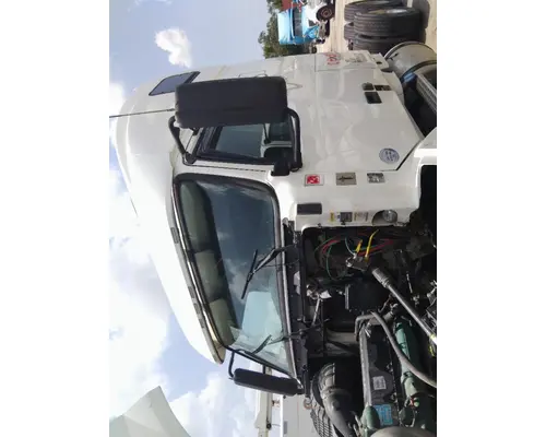 VOLVO VNL CAB