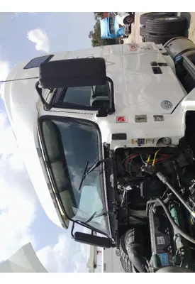 VOLVO VNL CAB