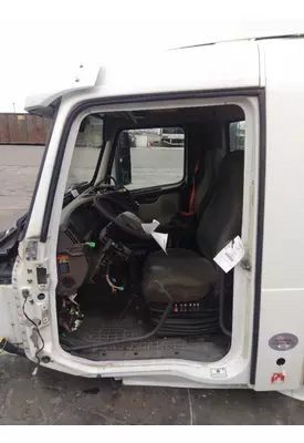 VOLVO VNL CAB