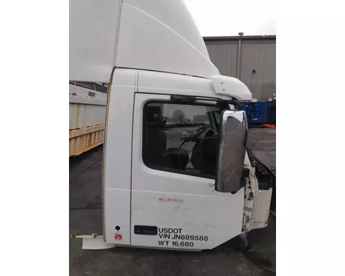 VOLVO VNL CAB