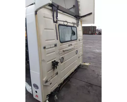 VOLVO VNL CAB