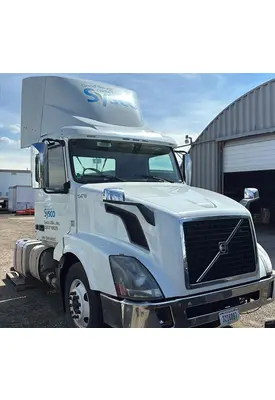 VOLVO VNL CAB
