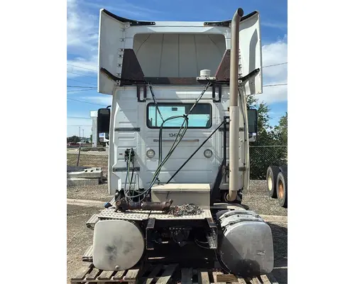VOLVO VNL CAB