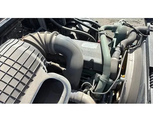 VOLVO VNL CAB