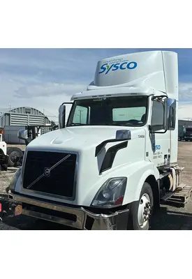 VOLVO VNL CAB