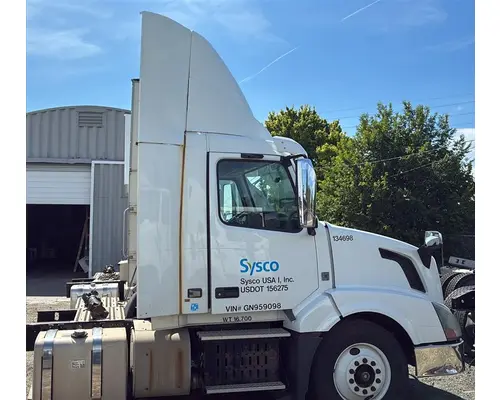 VOLVO VNL CAB
