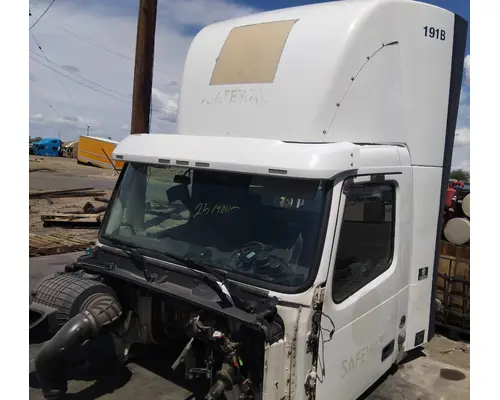 VOLVO VNL CAB