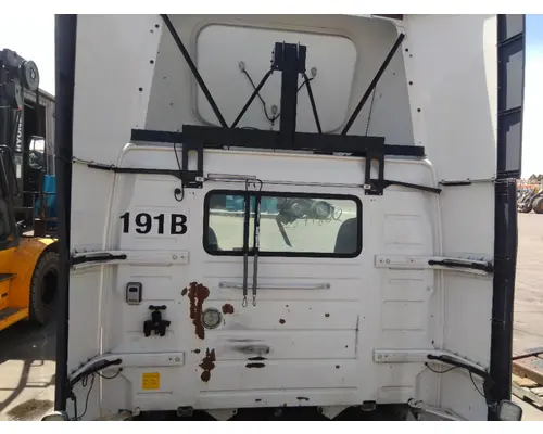 VOLVO VNL CAB