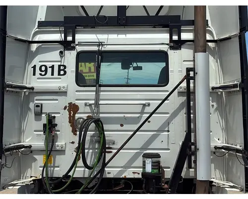 VOLVO VNL CAB