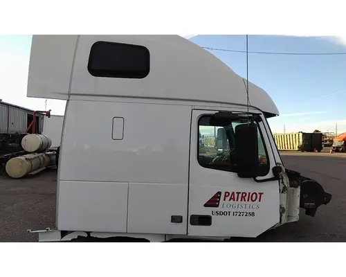 VOLVO VNL CAB