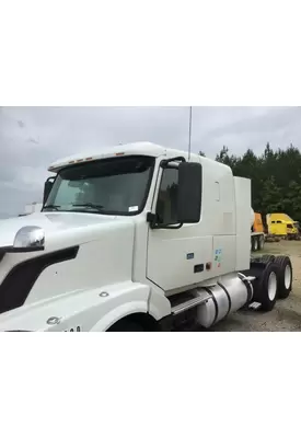 VOLVO VNL CAB