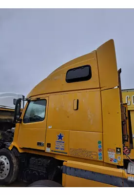 VOLVO VNL CAB