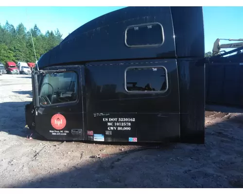 VOLVO VNL CAB