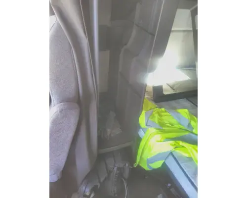 VOLVO VNL CAB