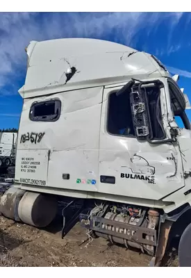 VOLVO VNL CAB